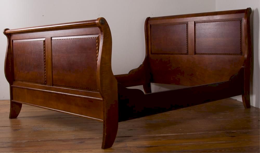 Broyhill Sleigh Bed Sold At Auction On, Broyhill Queen Sleigh Bed