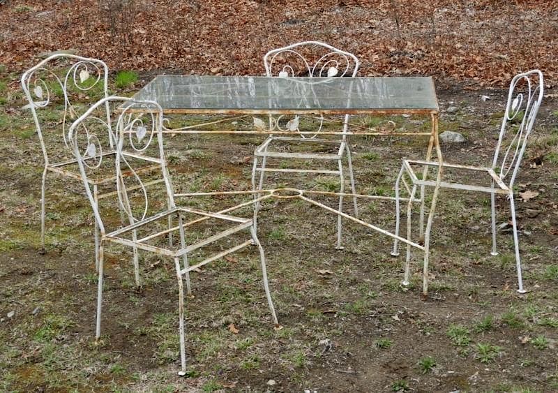 Vintage Wrought Iron White Leaf Patio Set For At Auction On 3rd June Bidsquare - Antique Iron Patio Chairs